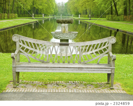 ベンチ、パティオガーデンベンチ公園ベンチステンレススチールフレームパティオフロントポーチベンチ、屋外家具2-3人用全天候型スラットチ 屋外用ポーチベンチ グリーンガーデンベンチアイアンパティオベンチヨーロッパのレトロな屋外ベンチの装飾屋外パティオ家具2人用