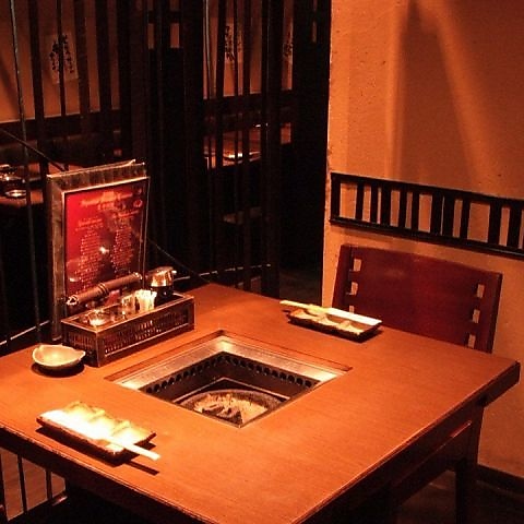 🐟季節の味覚を堪能！お刺身盛り合わせ🐟 その日に仕入れた新鮮な魚を、しっかり甘みを感じられる厚切りでご提供。それぞれの魚の旨みを食べ比べられる、贅沢な盛り合わせです✨ この日のラインナップは富士山サーモン、鰹、カンパチ、メダイ、真鯵、鱧。 旬の美味しさ