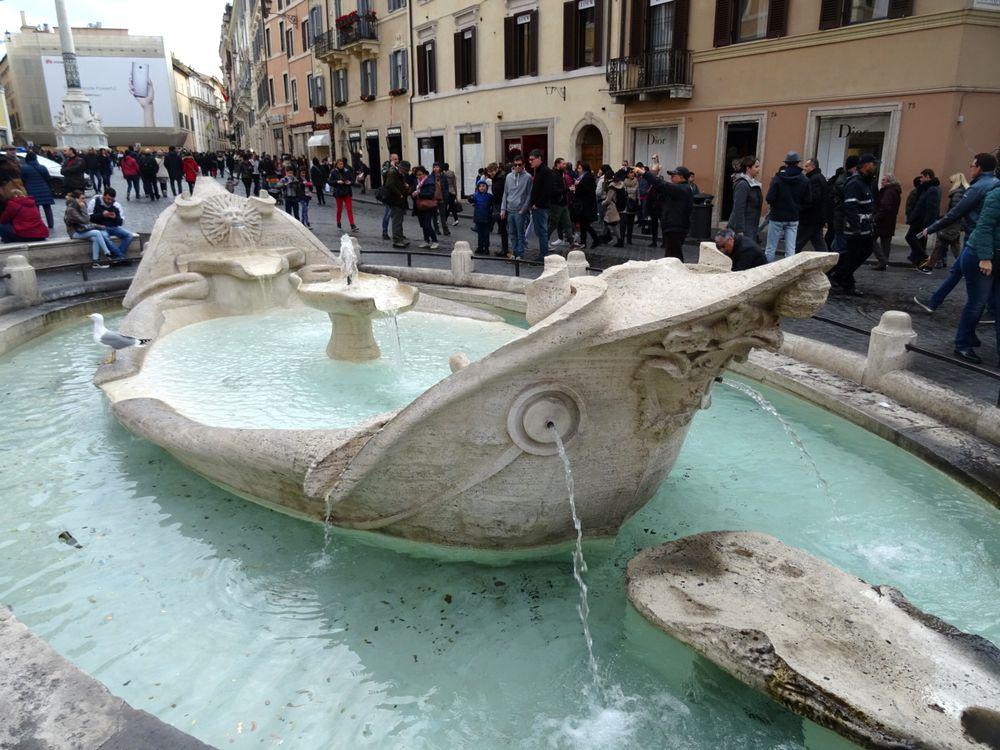 イタリア ローマ スペイン広場 噴水