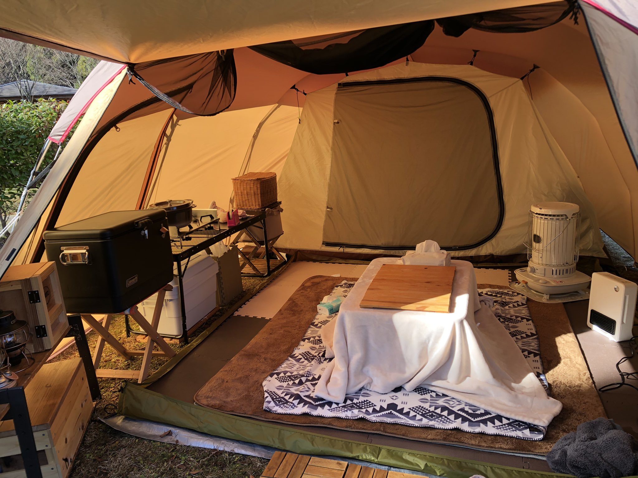 キャンプの定番！お座敷キャンプのシートやラグの敷き方と幕内レイアウトlemonhope.skrのキャンプと暮らし