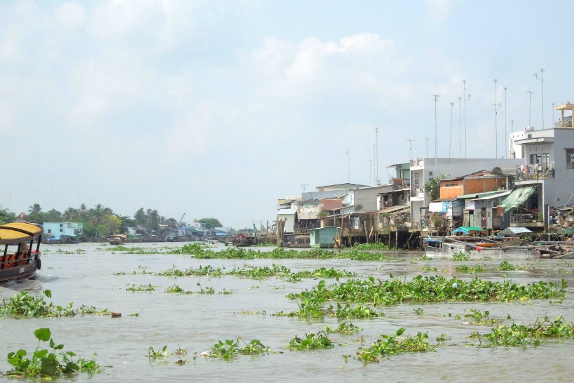 水上マーケットで賑わうカイベー - ホーチミン観光スポット