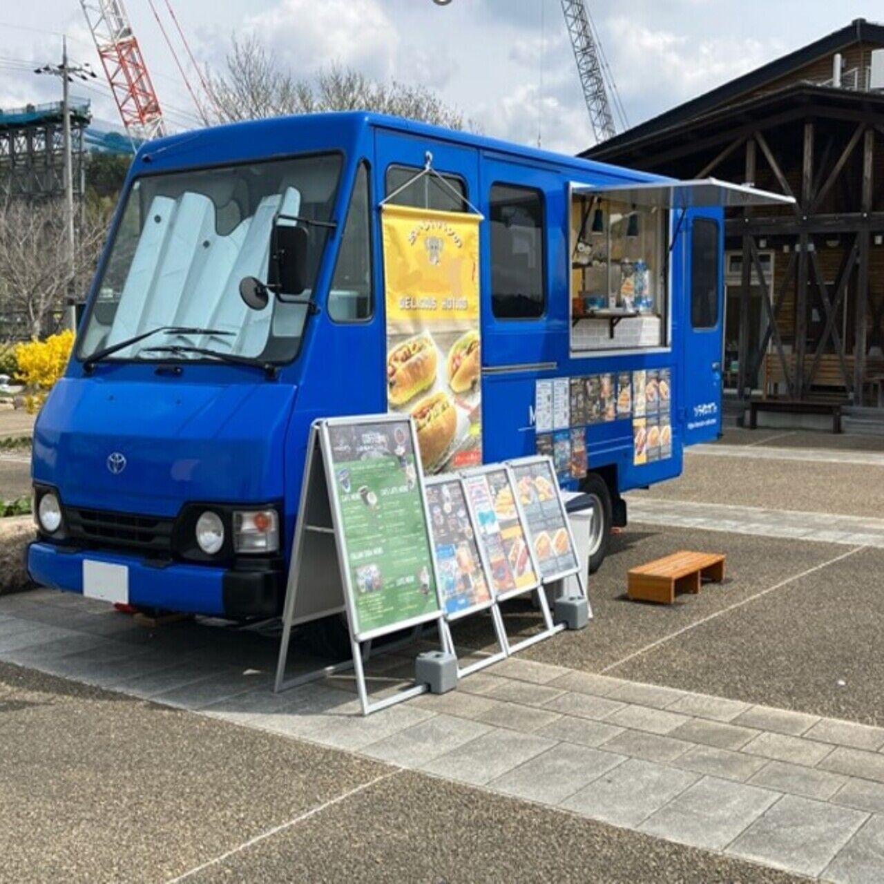 出演案内 郷土芸能ふれあいフェスティバル 津市を代表する太鼓団体や郷土芸能団体が勢ぞろい！ また、地域物産展やキッチンカー🚚もあります📍令和6年3月3日 日