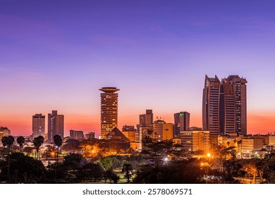 ナイロビの都市の天窓、東アフリカのケニアのナイロビの都市景観。アフリカの首都で、建築と高層ビルを持つ写真素材1049005229Shutterstock