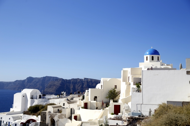 世界のかわいい家 1 青く透き通ったエーゲ海に浮かぶ白亜の街