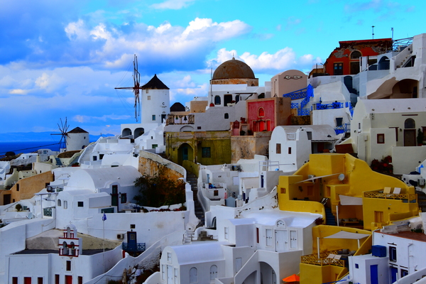 一瞬で恋に落ちる白い街並み！ギリシャの白い宝石への誘い エーゲ海に浮かぶ3島めぐりサントリーニ・パロス・ミコノスとアテネ10日間♪☆空港～ホテル間の送迎付☆エミレーツ航空利用