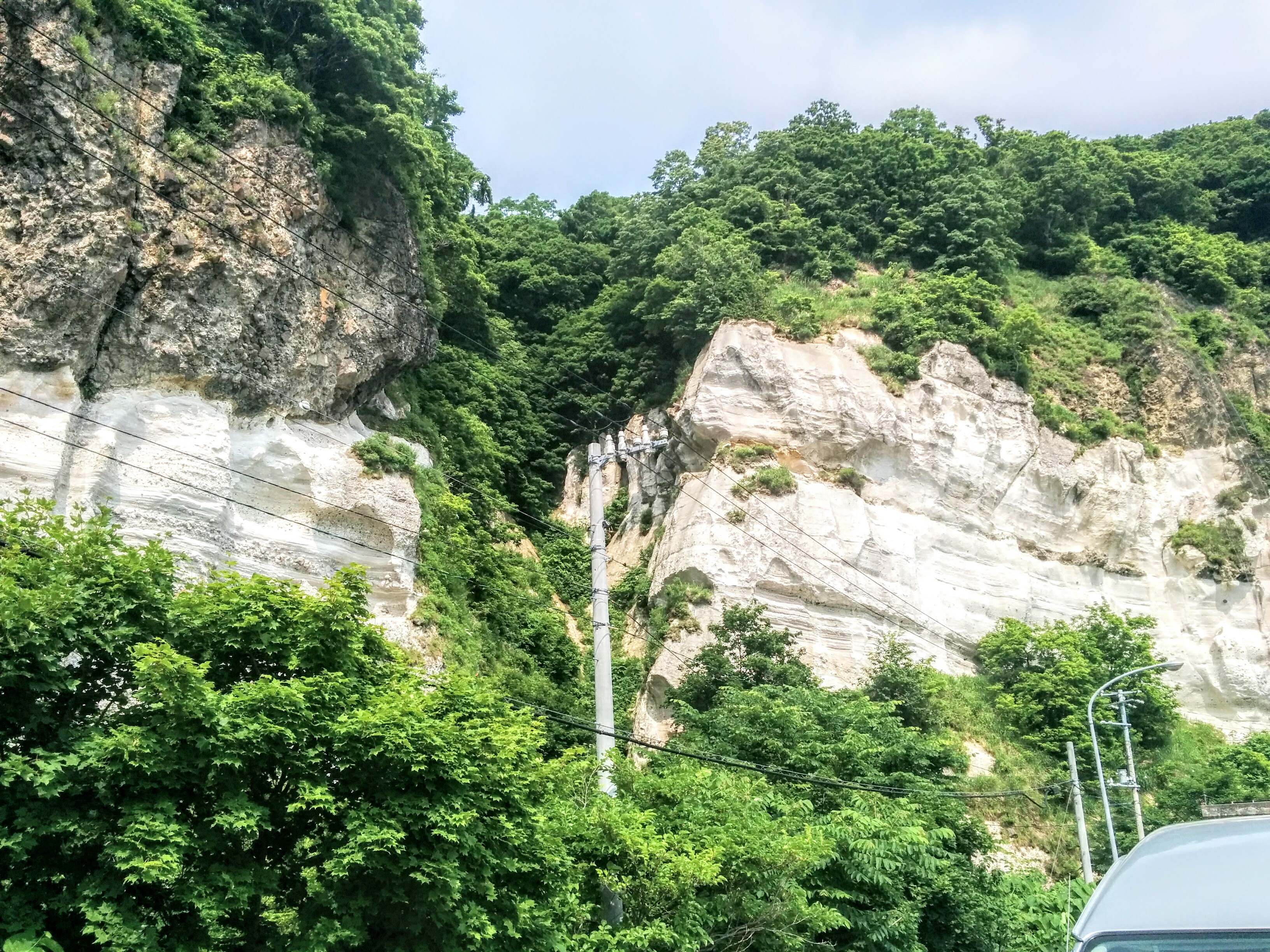 穏やかな冬のえびす岩と大黒岩 冬の青空はとてもありがたい 鱈の美味しい季節なので、タチカマと助だちを買って帰りました積丹エビス岩大黒岩雪景色雪化粧日本海積丹半島積丹半島ドライブ