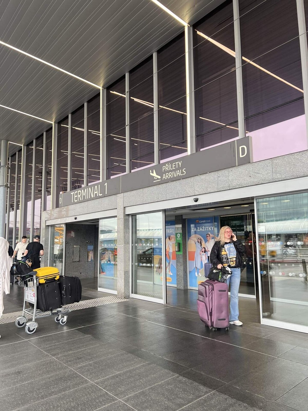 プラハ空港から市内のアクセス方法！バス・タクシーなどオススメは？Nicolenaworld ニコレナワールド