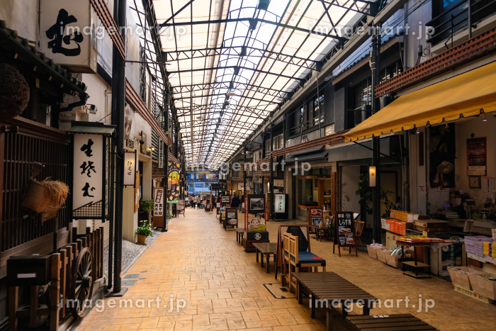 温泉街・熱海の裏路地にレトロゲーム機の聖地！「和田たばこ店」を知っているかブルータス BRUTUS.jp