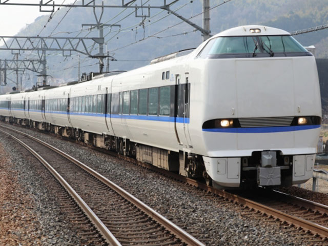 京都駅から金沢駅 サンダーバードと高速バスの料金を比較