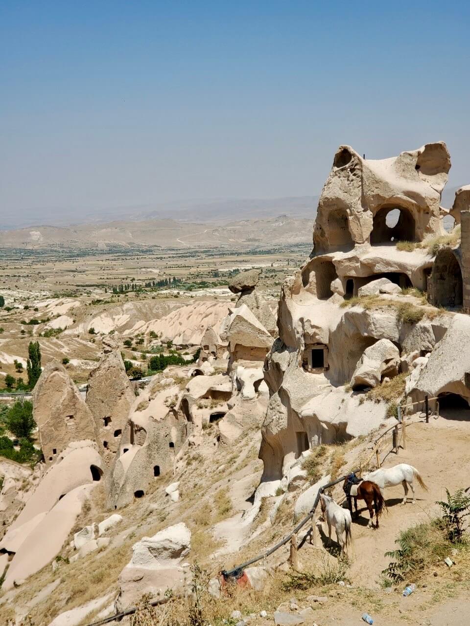2019年版 カッパドキア丸見え！ウチヒサール城からパノラマが圧巻！ – ShozzaTrip