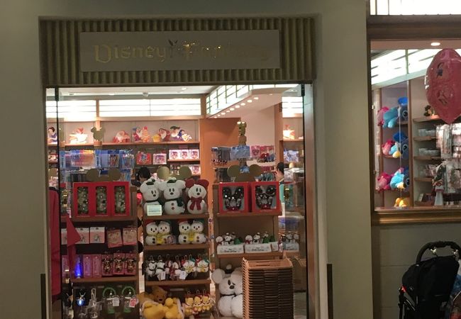 ディズニーストア 東京ディズニーリゾート店がリニューアル。新しい店内を大量写真で紹介！ 25周年の限定コレクションも -