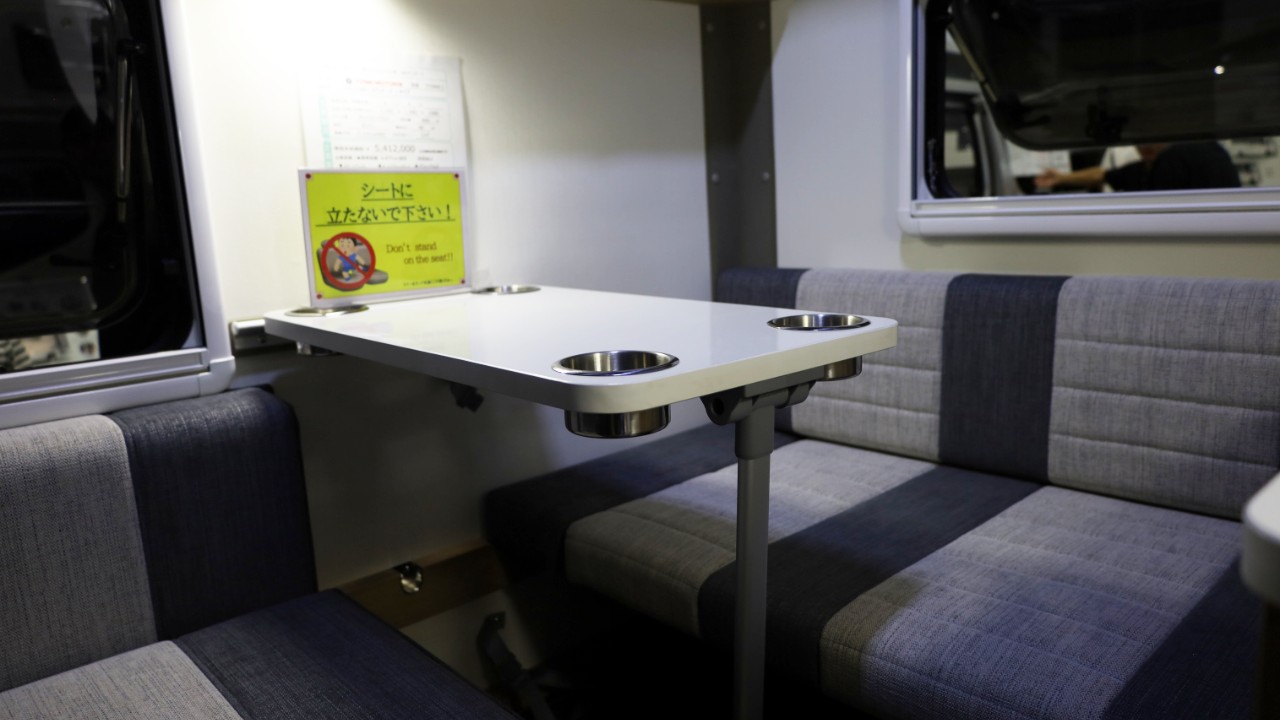 ハイエース 400万円台でキャンピングカーデビュー！壁、天井、家具も天然木だMADURO ONLINE マデュロオンライン