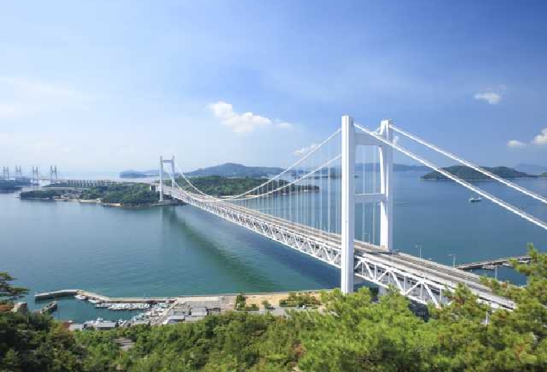 瀬戸中央自動車道瀬戸大橋を岡山側から四国へ渡ります