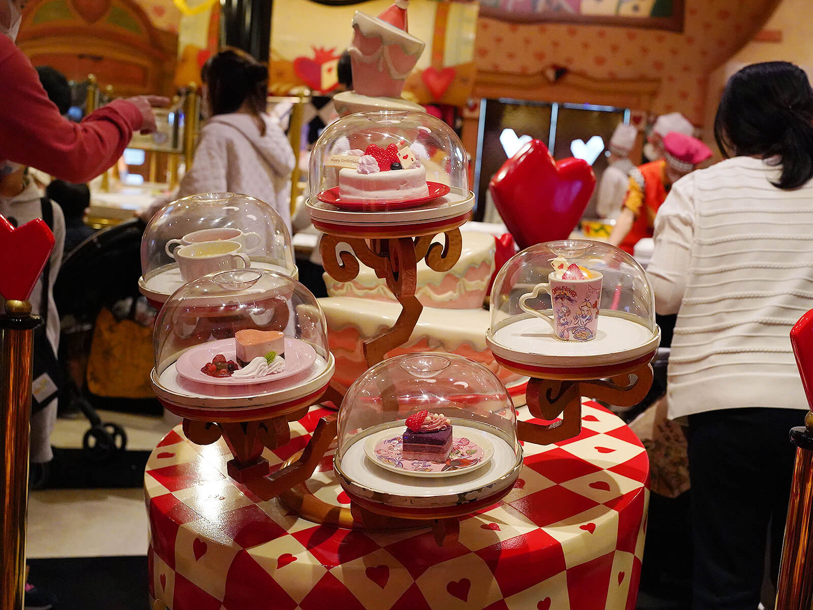 舞浜レポ ○○年ぶり！？ランドのレストラン「クイーン・オブ・ハートのバンケットホール」に行ってみたSummyworld