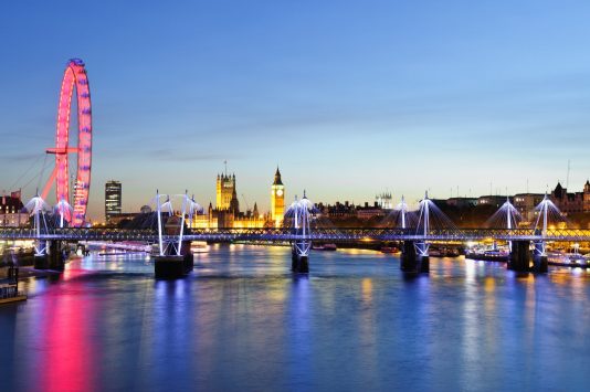 🇬🇧早春のロンドン旅vol.14急げ‼️LCCVueling航空 ブエリング でガトウィック空港 LGW 発バルセロナ行