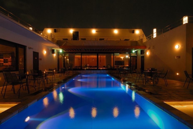 バンコクのエネルギー屋上プールパーティーに参加しようKlook