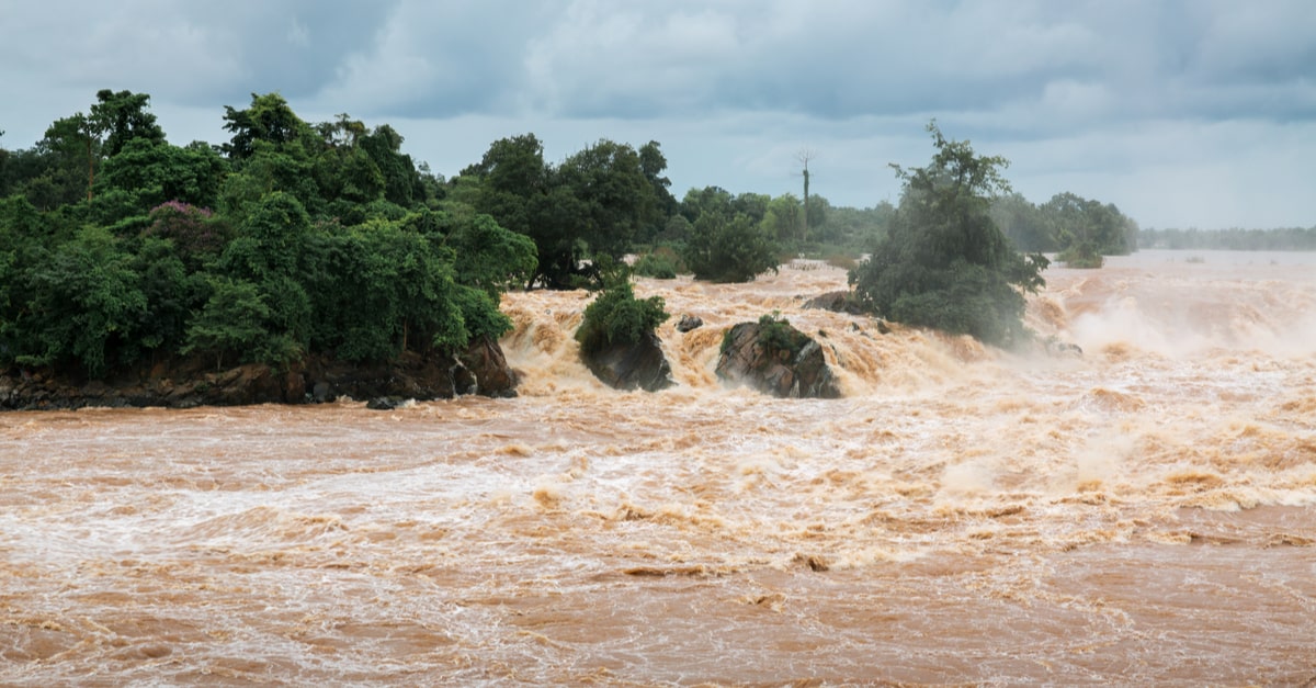 台風10号 神奈川で大雨 住宅浸水や土砂崩れ