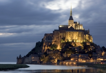 2025年最新 パリからモン サン ミッシェルへの行き方2選！最安・最速のアクセス方法を解説NEWT ニュート