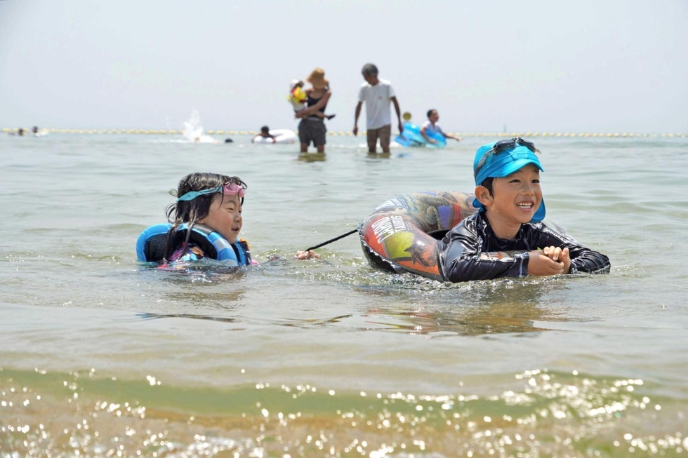 大阪からすぐ行ける綺麗なビーチ！明石の林崎松江海岸で泳いできたよ！ビーチBBQも可！山ボーイ＆山キッズときどき山ガール