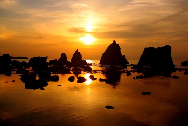 美しい日本の風景 和歌山県 橋杭岩 HIS公式 TABIFLEEEEEK