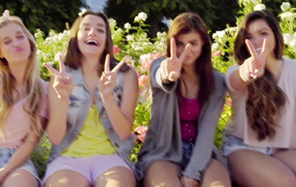 写メなどで見かける「逆ピース」のジェスチャーがイギリスで絶対NGの理由とは？仕事のしぐさ図鑑ダイヤモンド・オンライン