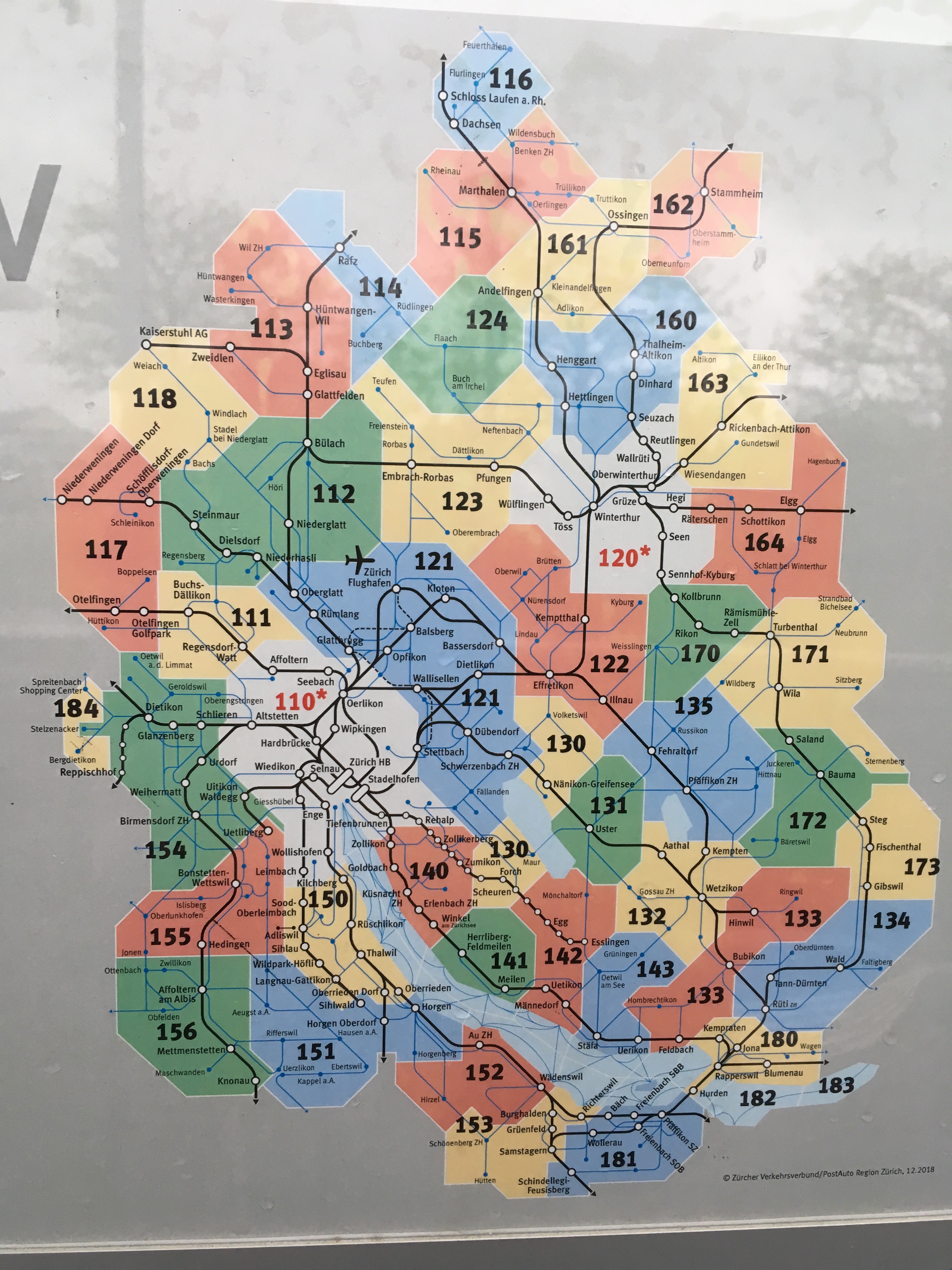 チューリッヒ中央駅スイス国鉄 ～スイス最大の駅の重厚な駅舎～