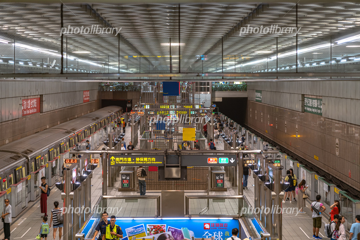 台北 台湾観光で絶対見るべき中正紀念堂のおすすめ観光ガイド - おすすめ旅行を探すならトラベルブック