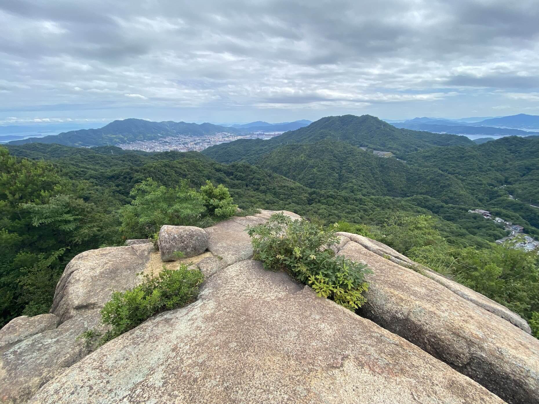 灰ヶ峰」 呉市-展望塔 タワー-〒737-0815 の地図 アクセス