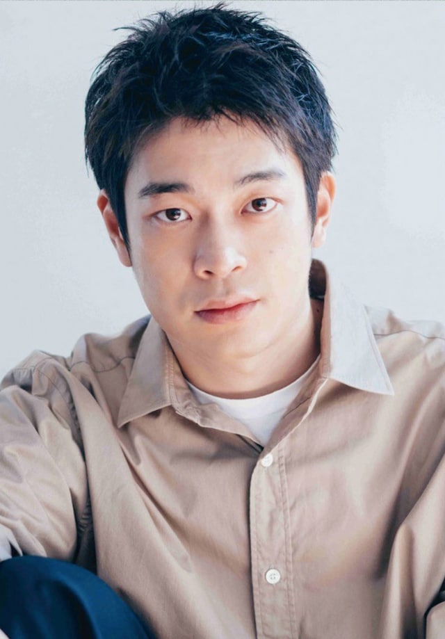 いよいよ本日22時から 「プロミス・シンデレラ」の放送が始まります。 主演の二階堂ふみさんとは、大河ドラマ「平清盛」以来、約9年ぶりの共演です🙋‍♂️お楽しみ！ホラー写真みたいに暗かったので明るくしました。笑