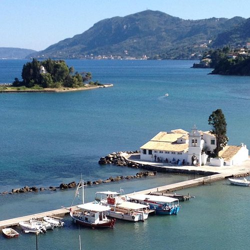 山と雲のあるイオニア海でのコルフの牧歌的な眺め 写真 無料ダウンロードのための画像 -