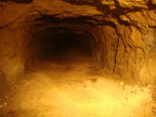 象山地下壕 松代大本営跡 :