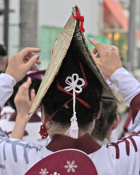 日本三大流し踊り 富山「おわら風の盆」・徳島「阿波おどり」・山形「山形花笠まつり」：民謡や鳴り物に乗って繰り広げられる“ダンスパレード”nippon.com