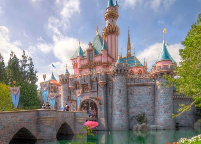 海外のディズニー・リゾートへ行こう！ トラベルコ-海外旅行