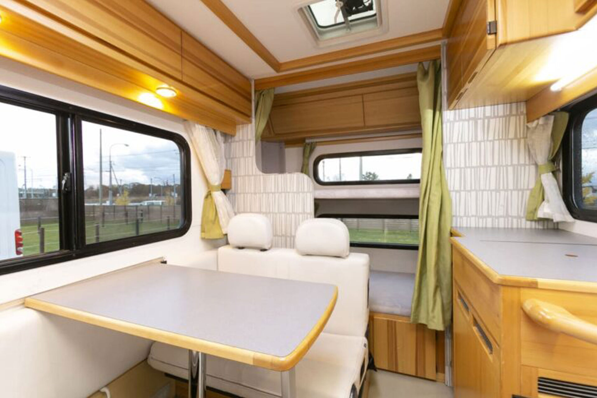 キャンピングカーのNextlifeKazo-shi Saitama