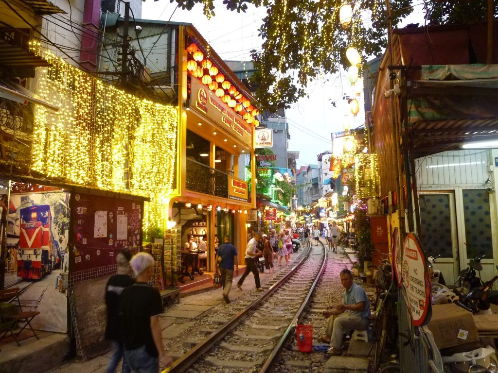 ベトナム ハノイで有名な観光地。 行ってみたかったTrain Streetへ🛣️