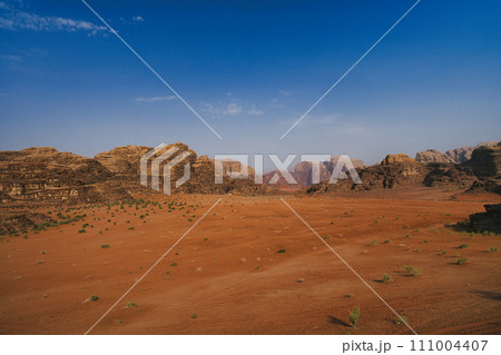 ワディ・ラムのスケールがすごすぎる！ヨルダンの砂漠を満喫するツアーに参加しよう！RETRIP リトリップ