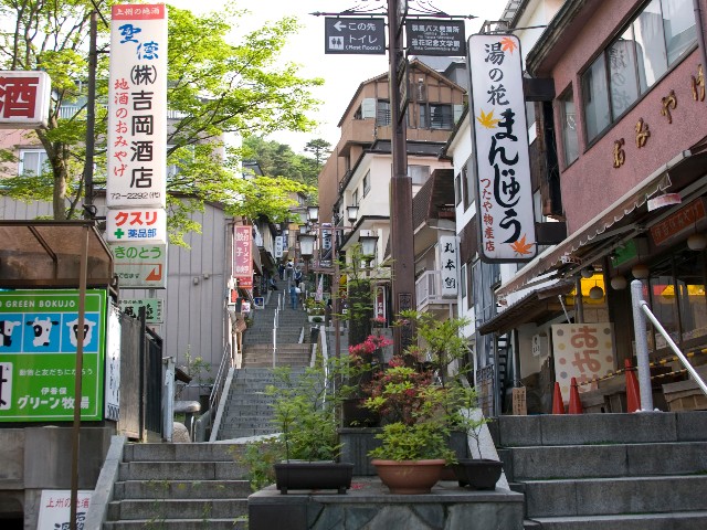 車内トークで語る兄妹のピザ愛