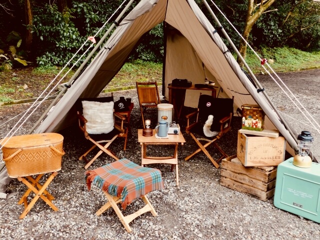 お洒落なキャンプギア収納術で魅力的なアウトドアライフを