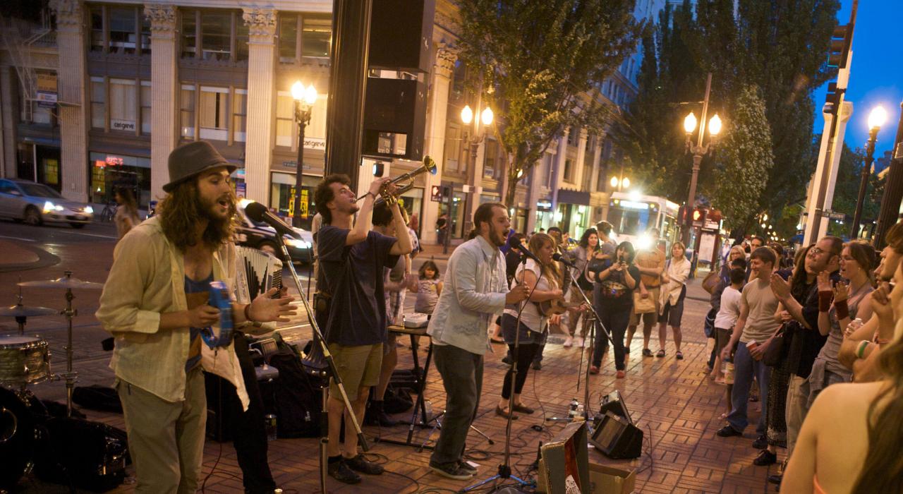 オレゴン州の耳寄り情報：ポートランドとマルトノマ滝のガイド