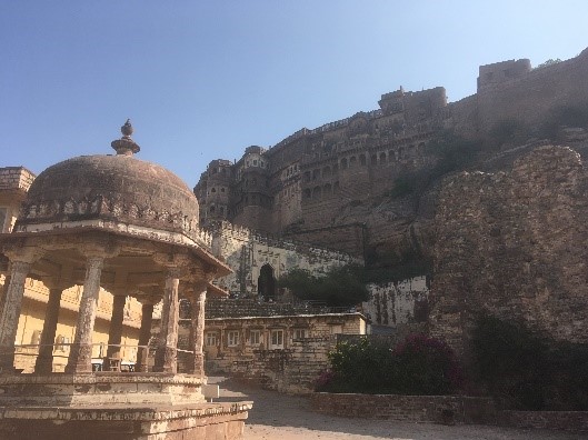 ワンピースのモデルとなった青い街「ジョードプル」を旅するTABIPPO.NET