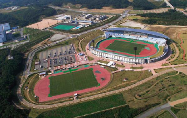 兵庫県三木市三木防災公園第２陸上競技場 サッカーグラウンド情報キレイな天然芝のグラウンドで陸上競技場横にあります。駐車場は無料です！ –\サッカーキッズ子育て応援ブログ