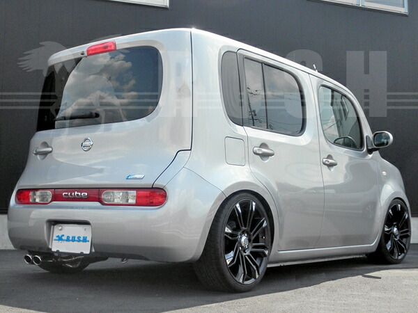 路線バスと乗用車とが衝突、１人けが 横浜・鶴見区社会カナロコ by 神奈川新聞