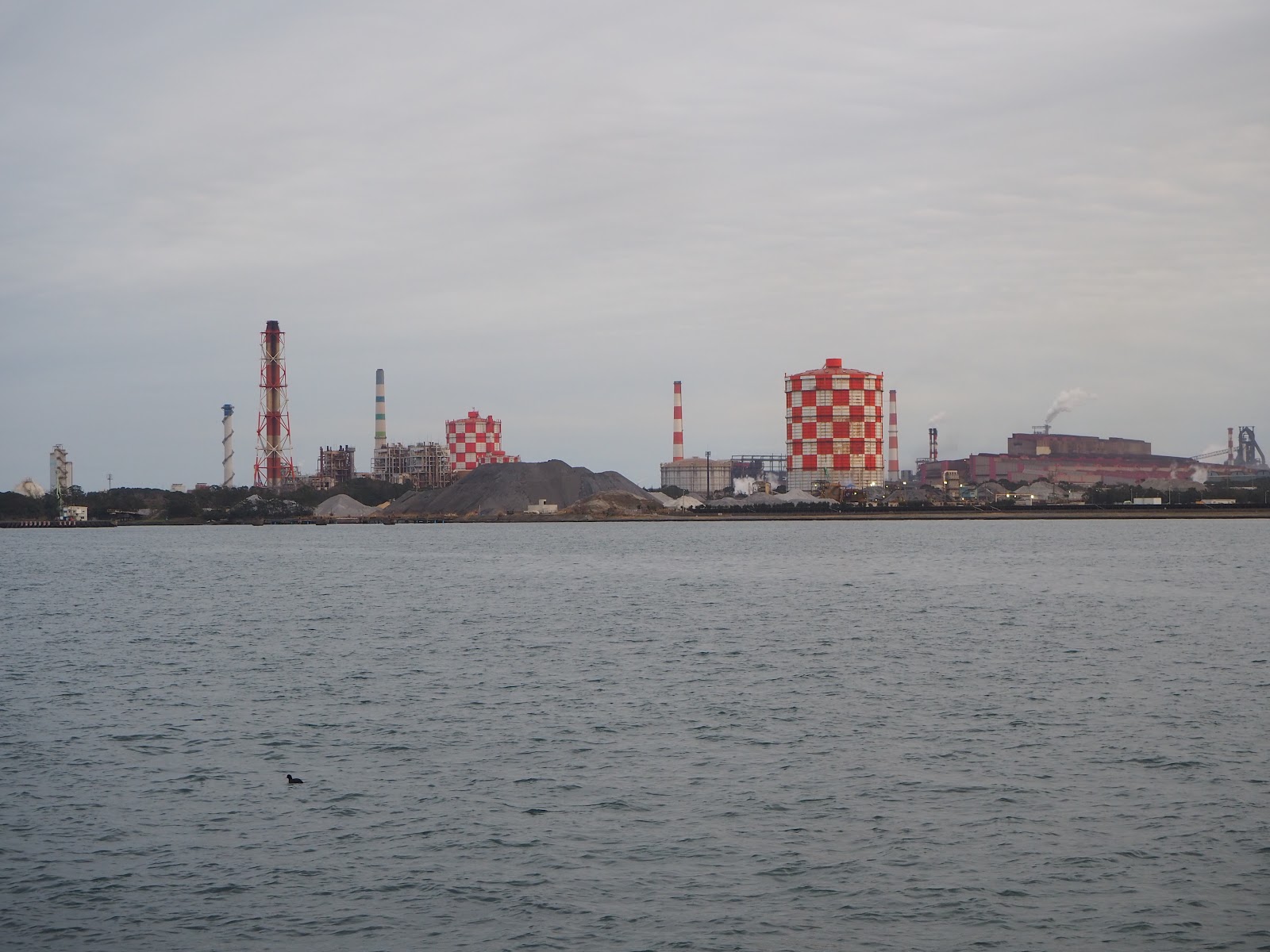 神奈川 終点は、海にとっても近い駅『海芝浦駅』フォトスポット