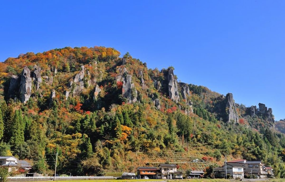 世界三大奇勝の一つ！スリル満点の『阿波の土柱 波濤嶽 』日本秘境探訪