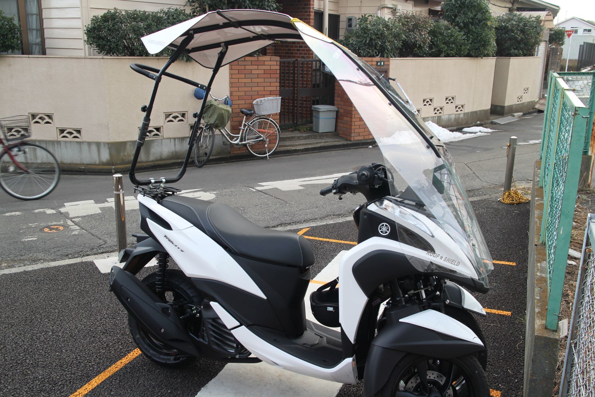 株式会社ゾロワークス バイク用ルーフカウルの製造販売