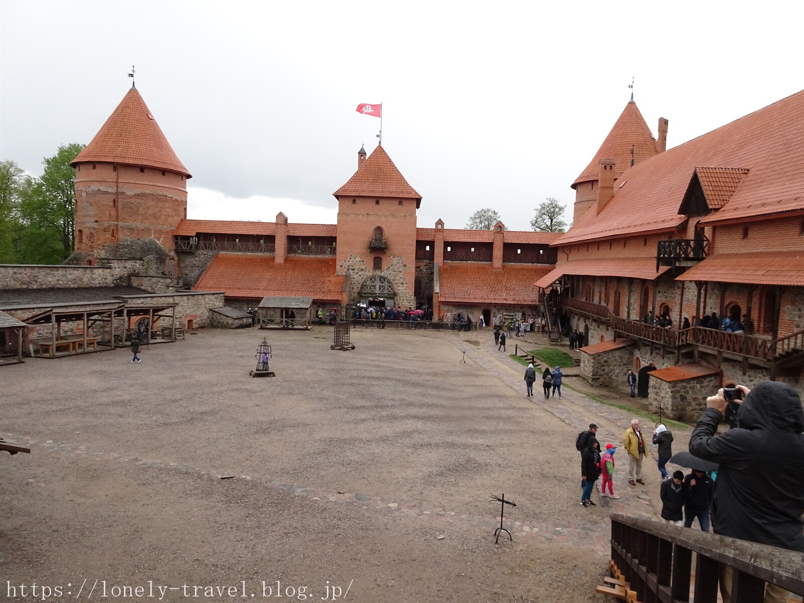 ビリニュスからトラカイ城へ日帰り旅行④トラカイ城 記念コイン作りと遊覧船の料金トリコの旅日記