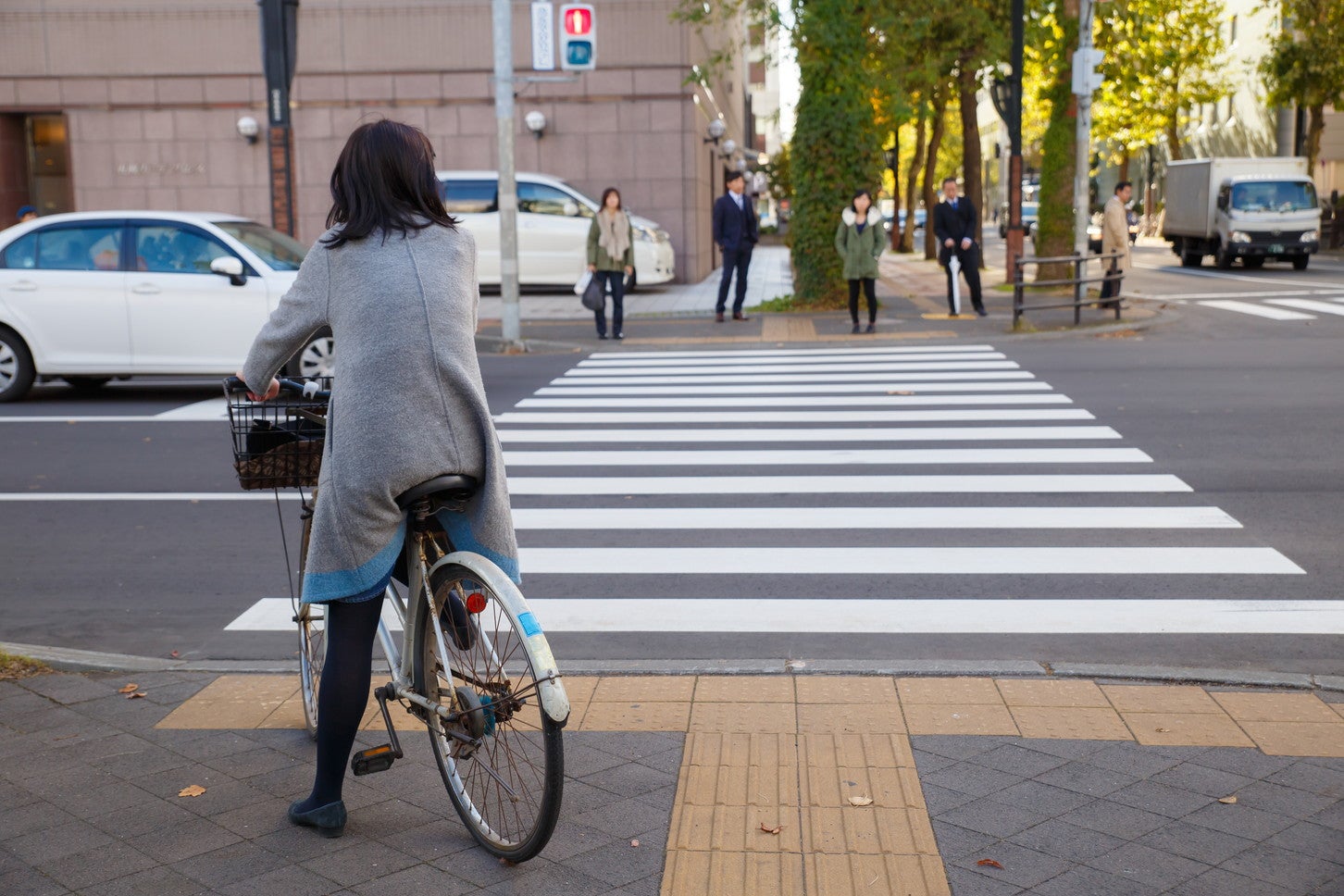 自転車の交通ルール⑤従う信号機～歩道編～