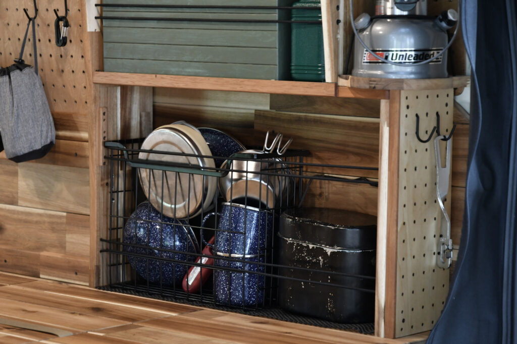 キャンピングカーの収納！バンコンとキャブコンの収納力を比較 - イージュー☆camper