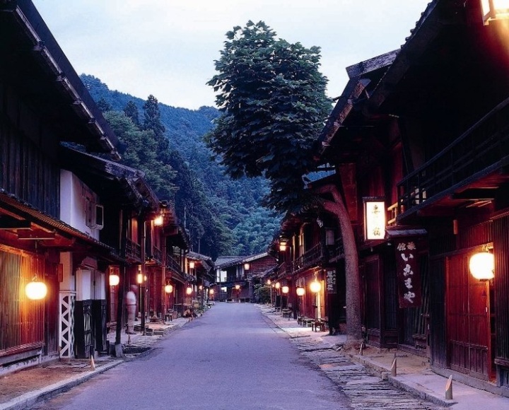 秋の旅9～中山道の宿場町、奈良井宿を散策❗️長野県塩尻市 : 函館発 ぼうけんの旅