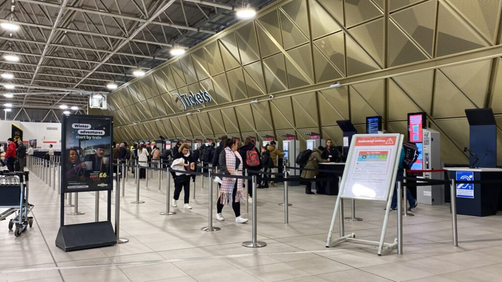 イギリスの入国審査が自動化！ヒースロー・ガトウィック両空港を利用しました！Moo Moo Nihongo Farm